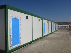 シリア難民キャンプ 仮設学校建設 ピースウィンズ・ジャパン