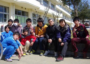 110405気仙沼中学の生徒たちとPWJ山下_Re