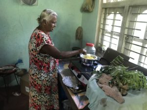 トッテゲワタ村に住むウィジェイシリさん